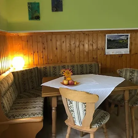 Apartment Ferienwohnung Im Grunen Stadtteil Chemnitz