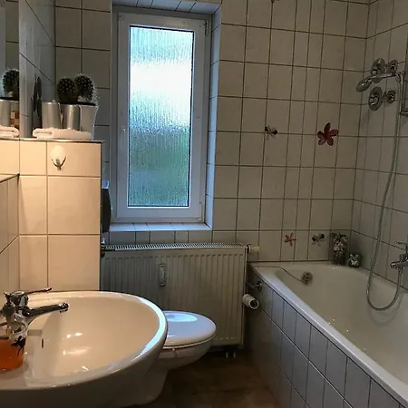 Apartment Ferienwohnung Im Grunen Stadtteil *
